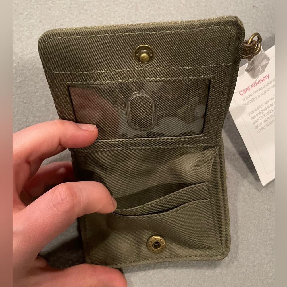 Thirty-One Clip n Zip Wallet - small - Vintage Olive Green